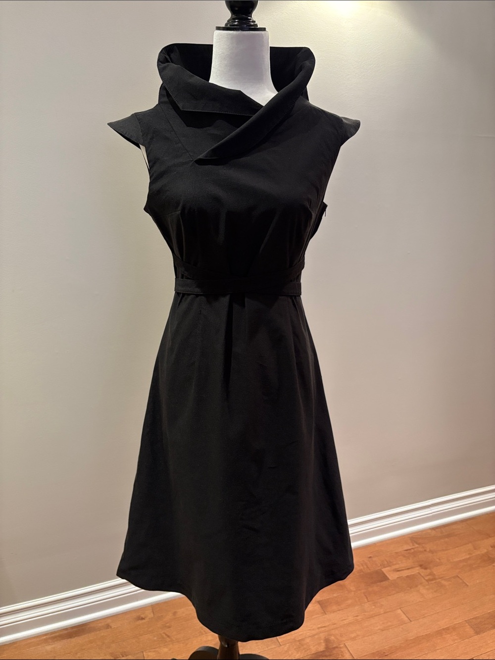Early 2000’s Sleeveless Black Midi Dress with Sculpted Collar